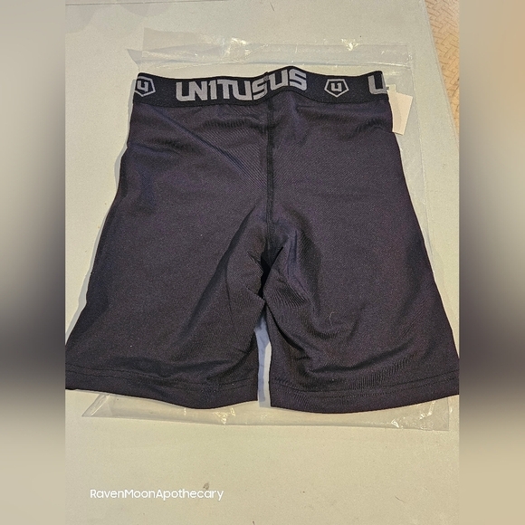 NWT Boys Black Compression Shorts Youth Large - Picture 3 of 6